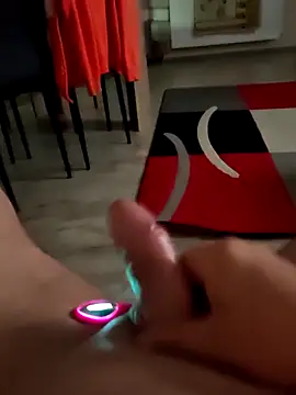 Szeltolo001 online show from April 2026 01:45:01 AM