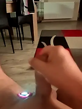 Szeltolo001 online show from March 2026 02:06:01 AM