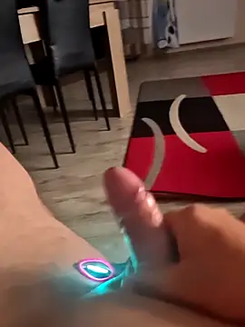 Szeltolo001 online show from March 2026 10:45:01 PM