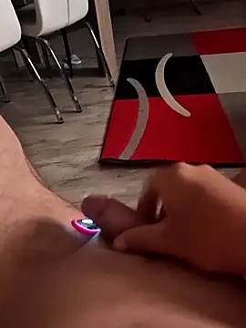 Szeltolo001 online show from April 2026 10:44:02 PM