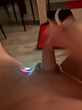 Szeltolo001 online show from February 2026 03:37:02 AM