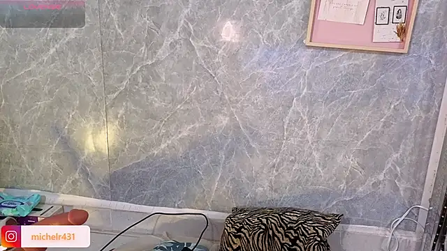 Mia  reys online show from March 2026 12:48:01 PM