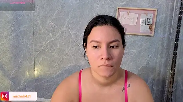 Snapshot of Mia__reys chatting on May 2026 01:09:02 PM Mia reys online show from May 2026 01:09:02 PM