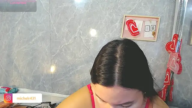 Mia  reys online show from February 2026 01:22:01 PM