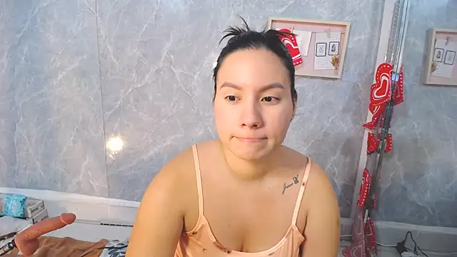 Mia  reys online show from February 2026 12:29:02 PM