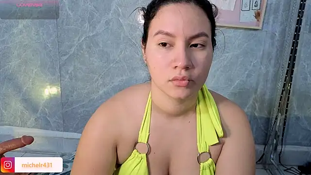 Snapshot of Mia__reys chatting on May 2026 01:21:02 PM Mia reys online show from May 2026 01:21:02 PM
