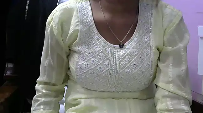 momo lov online show from February 2025 11:18:02 AM