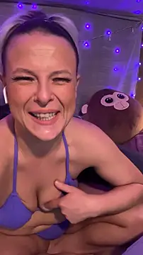 GinAnnTonic online show from January 2026 06:47:02 PM