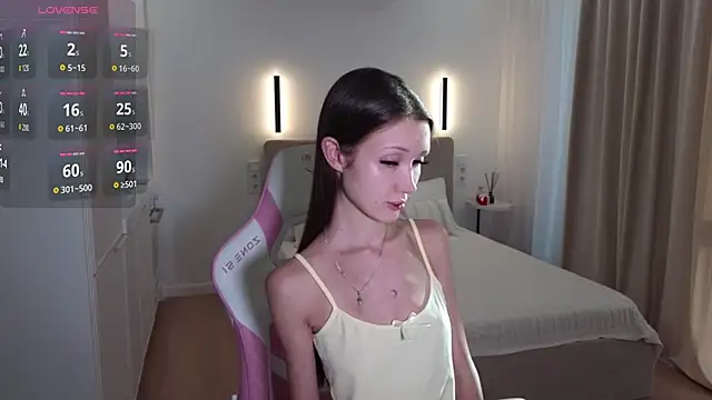 Snapshot of sweetiebones chatting on May 2026 12:24:02 AM sweetiebones online show from May 2026 12:24:02 AM