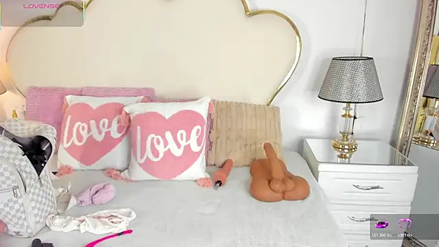 CahitlinBell online show from November 2025 08:47:02 AM