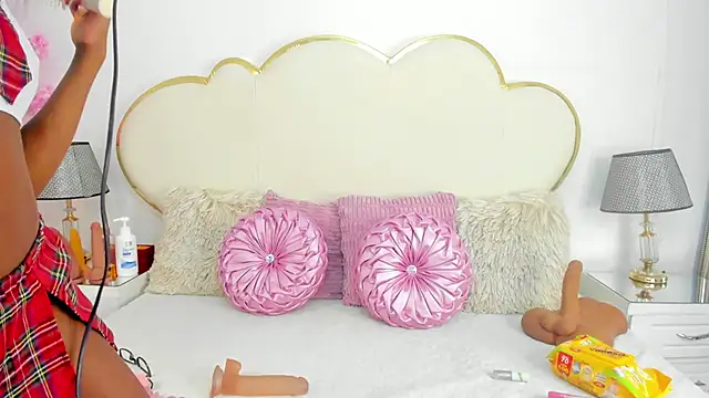 CahitlinBell online show from September 2025 06:08:01 AM