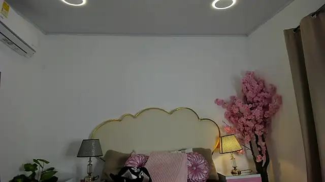 CahitlinBell online show from July 2026 07:05:02 AM