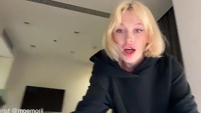 Golden Aline online show from April 2026 02:23:01 PM