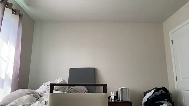 SluggishChase99 online show from April 2026 03:27:02 PM