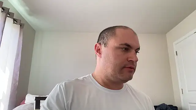 SluggishChase99 online show from April 2026 04:43:02 PM