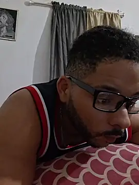 Snapshot of Dj-yefri-pauta chatting on October 2025 01:17:02 AM Dj-yefri-pauta online show from October 2025 01:17:02 AM