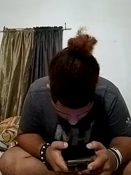 Snapshot of Dj-yefri-pauta chatting on January 2025 09:25:01 PM Dj-yefri-pauta online show from January 2025 09:25:01 PM