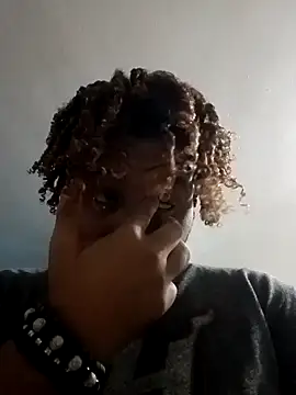 Snapshot of Dj-yefri-pauta chatting on January 2025 11:13:02 PM Dj-yefri-pauta online show from January 2025 11:13:02 PM