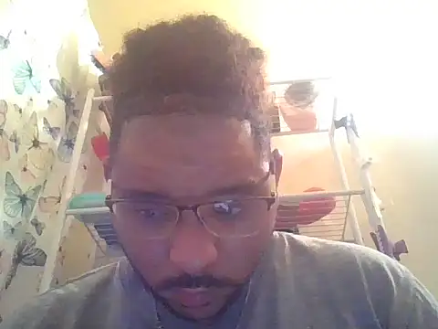 Snapshot of Dj-yefri-pauta chatting on April 2026 12:06:02 AM Dj-yefri-pauta online show from April 2026 12:06:02 AM