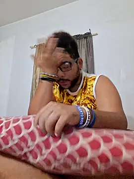 Snapshot of Dj-yefri-pauta chatting on September 2025 09:25:02 PM Dj-yefri-pauta online show from September 2025 09:25:02 PM