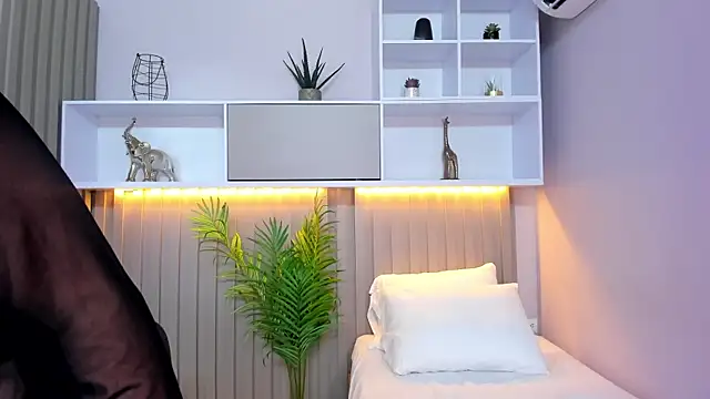 dahianthompson online show from November 2025 08:29:01 PM