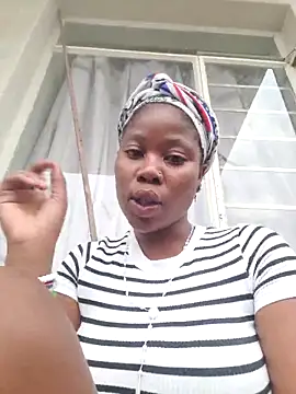 Snapshot of PerfectionBerrie chatting on February 2025 01:33:02 PM PerfectionBerrie online show from February 2025 01:33:02 PM