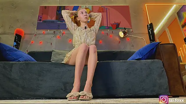 Snapshot of izi-fox chatting on November 2025 04:00:02 PM izi-fox online show from November 2025 04:00:02 PM