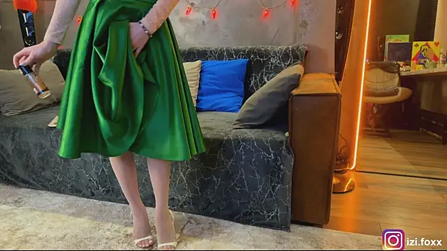 Snapshot of izi-fox chatting on November 2025 04:23:02 PM izi-fox online show from November 2025 04:23:02 PM