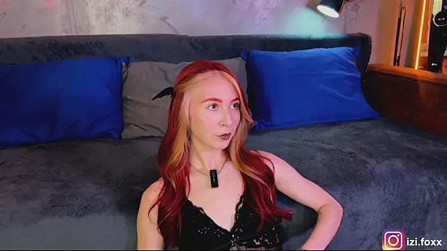 Snapshot of izi-fox chatting on November 2025 05:13:02 PM izi-fox online show from November 2025 05:13:02 PM