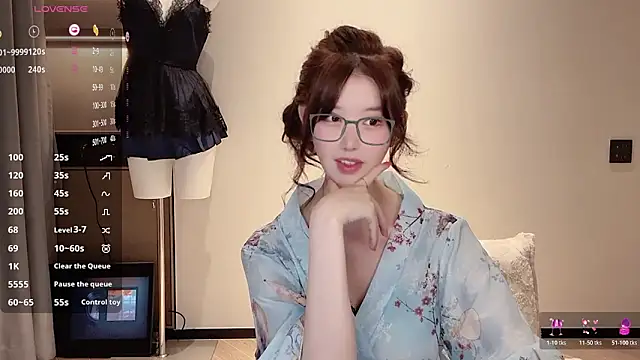 omaiiil online show from November 2025 01:04:02 PM