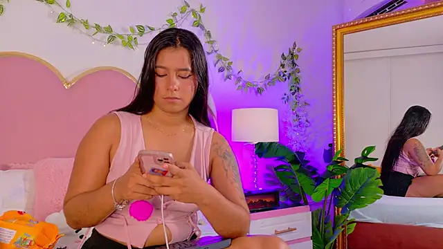 EmmaCrush online show from December 2025 08:46:01 PM