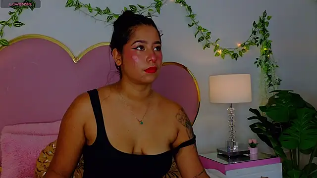 EmmaCrush online show from November 2025 09:40:02 PM