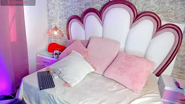 EmmaCrush online show from March 2026 09:20:01 PM