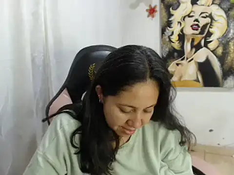 layla gomez online show from July 2026 04:31:01 AM