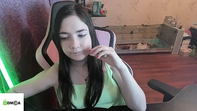 Crazy forest fairy online show from March 2026 10:00:02 PM