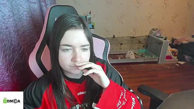 Snapshot of Crazy_forest_fairy chatting on January 2026 04:38:02 AM Crazy forest fairy online show from January 2026 04:38:02 AM