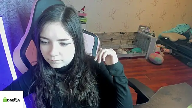 Snapshot of Crazy_forest_fairy chatting on February 2026 04:43:02 AM Crazy forest fairy online show from February 2026 04:43:02 AM