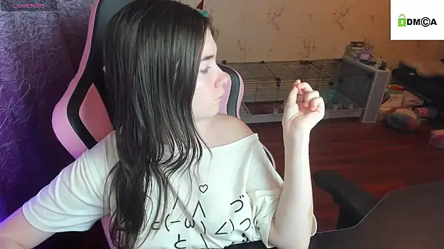 Snapshot of Crazy_forest_fairy chatting on December 2025 07:37:02 PM Crazy forest fairy online show from December 2025 07:37:02 PM