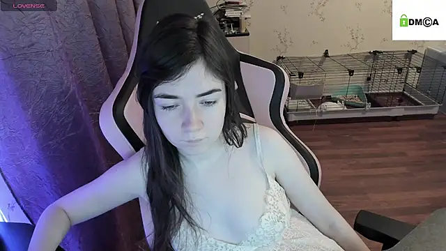 Crazy forest fairy online show from December 2024 01:00:02 AM
