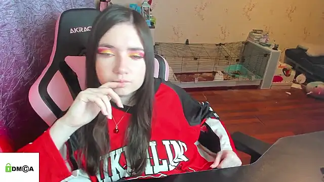 Snapshot of Crazy_forest_fairy chatting on January 2026 03:54:02 AM Crazy forest fairy online show from January 2026 03:54:02 AM