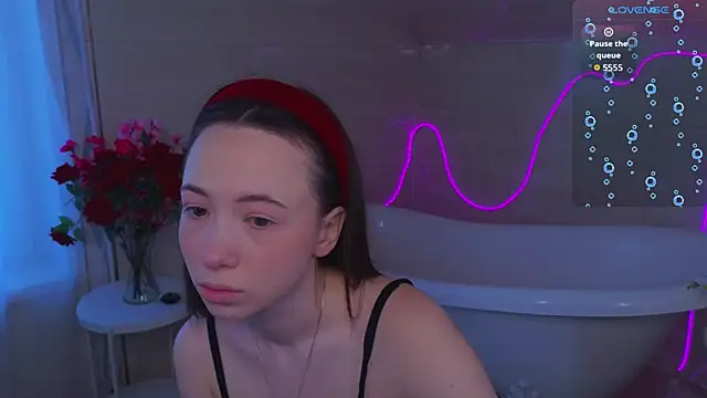 Hayle Hill online show from April 2026 01:55:02 AM