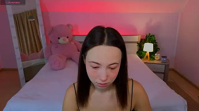 Snapshot of Hayle_Hill chatting on November 2025 01:20:02 AM Hayle Hill online show from November 2025 01:20:02 AM