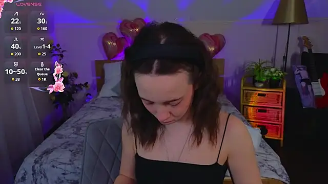 Snapshot of Hayle_Hill chatting on February 2026 01:03:02 AM Hayle Hill online show from February 2026 01:03:02 AM