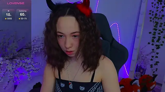 Snapshot of Hayle_Hill chatting on February 2026 12:12:02 AM Hayle Hill online show from February 2026 12:12:02 AM