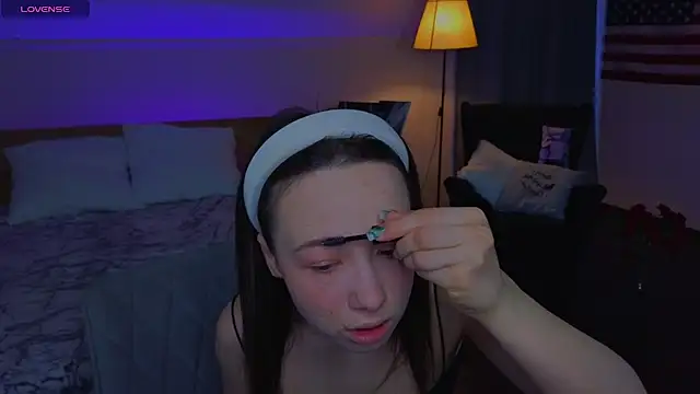 Hayle Hill online show from March 2026 02:07:01 AM