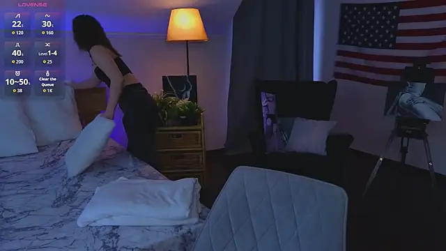 Hayle Hill online show from March 2026 02:02:01 AM