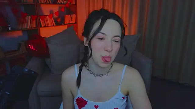 Snapshot of Hayle_Hill chatting on February 2026 07:51:01 AM Hayle Hill online show from February 2026 07:51:01 AM