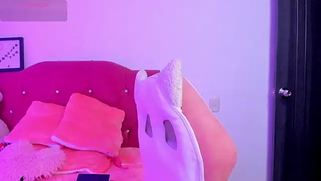 LucianaTomson online show from February 2026 09:25:01 PM