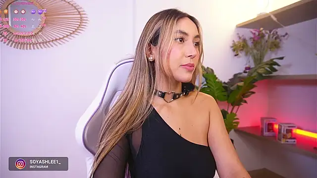 Snapshot of ashley2004_x chatting on October 2025 12:21:01 AM ashley2004 x online show from October 2025 12:21:01 AM