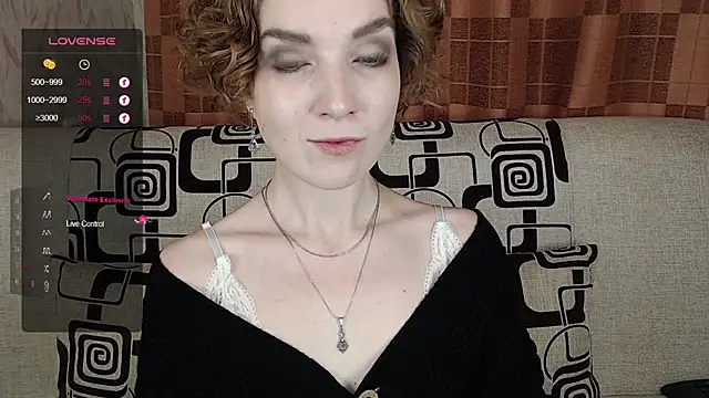 Snapshot of TinaWince chatting on November 2025 04:56:02 AM TinaWince online show from November 2025 04:56:02 AM